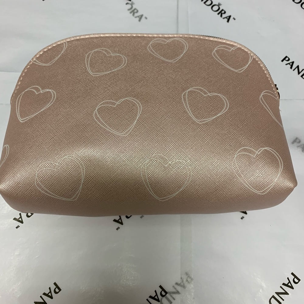 Pandora. Pouches